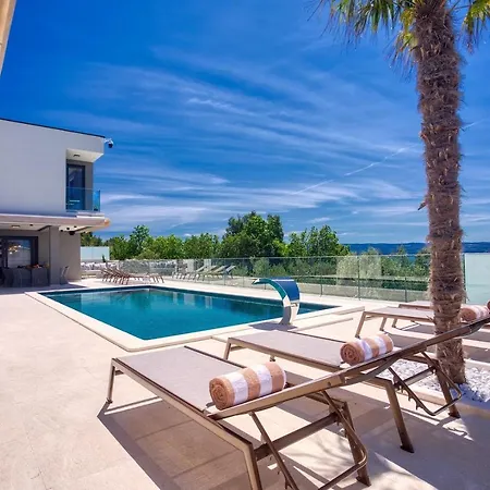 Villa Princess Korina-Luxury 4-Bedroom Villa With Heated Pool, Pool Table, Sauna, A Hot Tub, And Stunning Sea Views Villa *