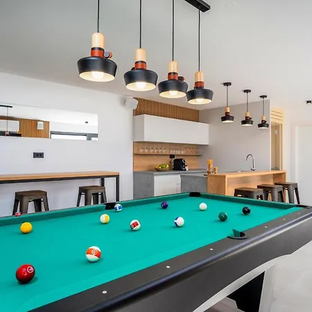 Villa Princess Korina-Luxury 4-Bedroom Villa With Heated Pool, Pool Table, Sauna, A Hot Tub, And Stunning Sea Views Villa