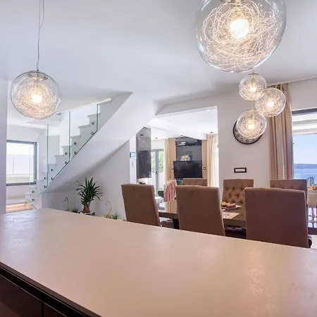 Villa Villa Princess Korina-Luxury 4-Bedroom Villa With Heated Pool, Pool Table, Sauna, A Hot Tub, And Stunning Sea Views