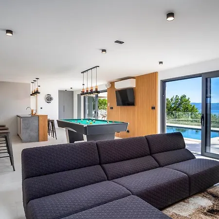 Villa Villa Princess Korina-Luxury 4-Bedroom Villa With Heated Pool, Pool Table, Sauna, A Hot Tub, And Stunning Sea Views *