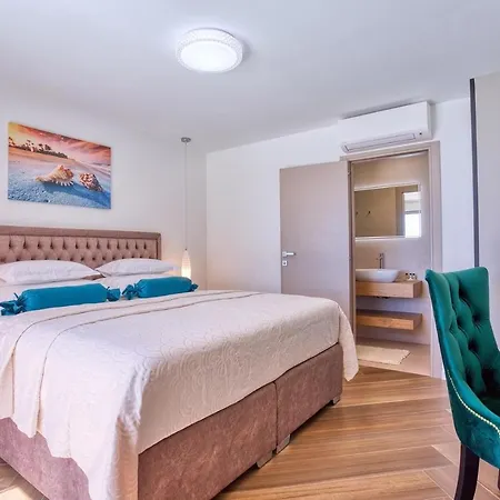 Villa Villa Princess Korina-Luxury 4-Bedroom Villa With Heated Pool, Pool Table, Sauna, A Hot Tub, And Stunning Sea Views