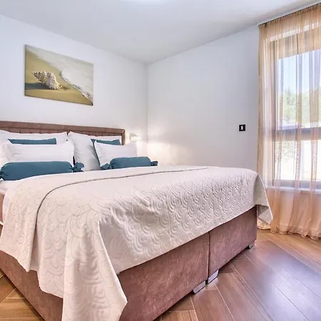 Villa Princess Korina-Luxury 4-Bedroom Villa With Heated Pool, Pool Table, Sauna, A Hot Tub, And Stunning Sea Views