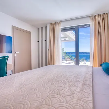 Villa Princess Korina-Luxury 4-Bedroom Villa With Heated Pool, Pool Table, Sauna, A Hot Tub, And Stunning Sea Views